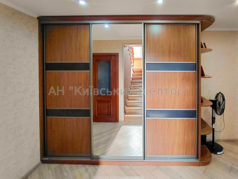 Без комісії.Продам будинок в Дніпровському районі, вулиця Профспілкова