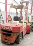 Empilhador Nissan 45 . 4500Kg