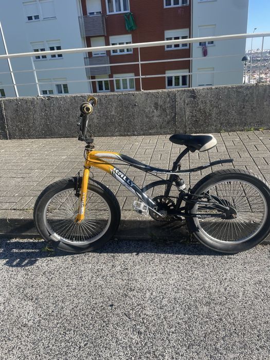 Bicicleta BMX pra a andar