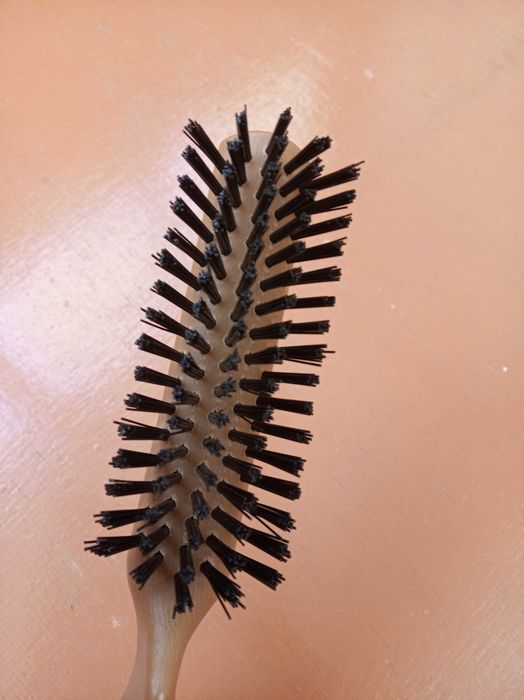 Щітка з пластиковою щетиною