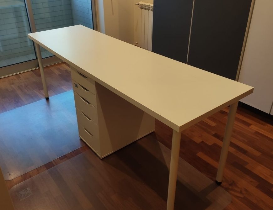 Mesa 2m X 60cm como Nova