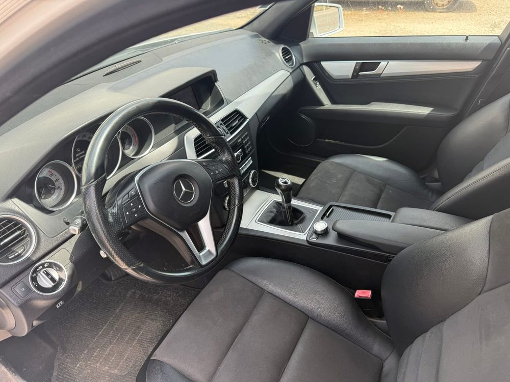 Carrinha Mercedes C220 de 2014