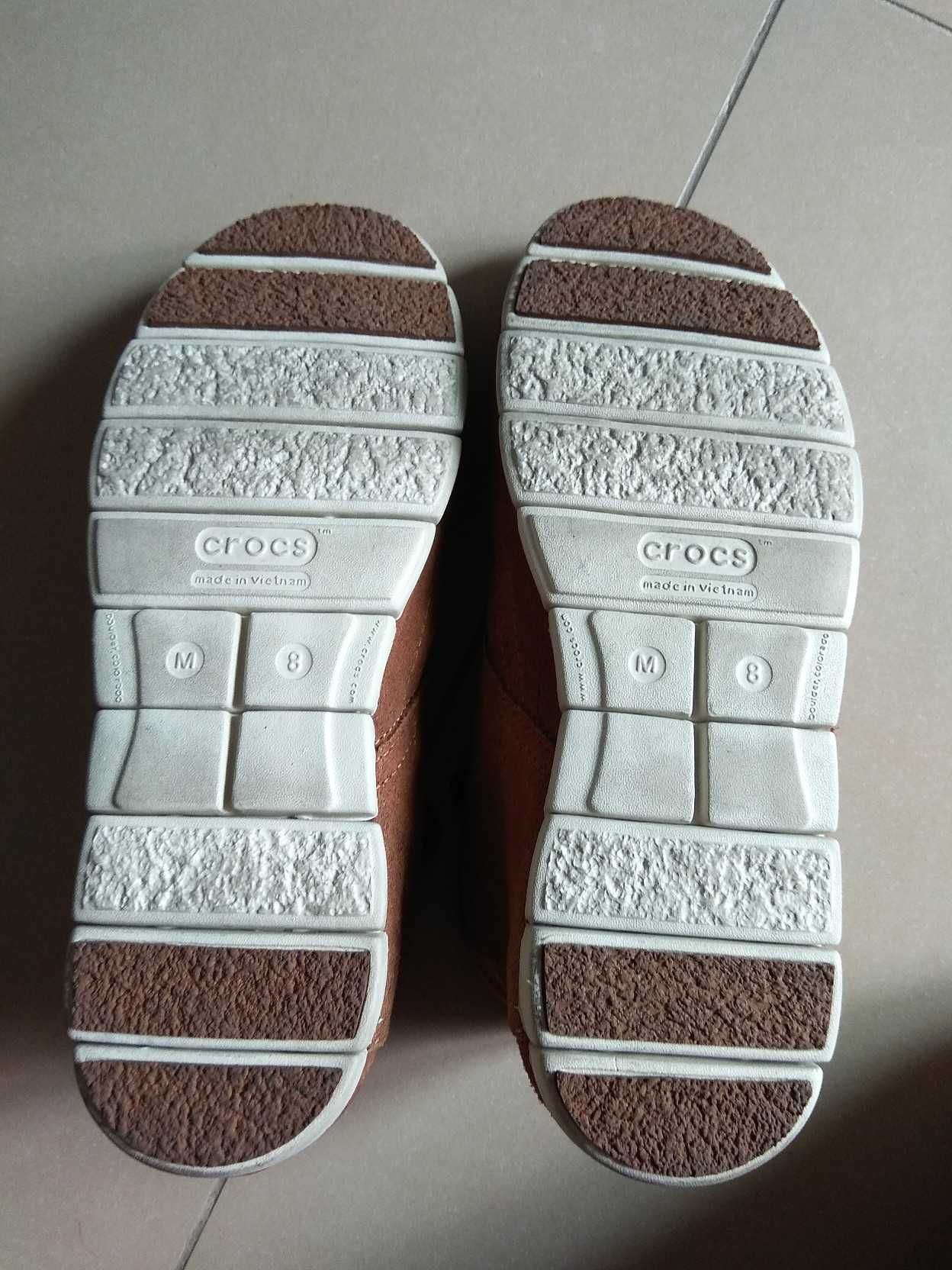 Sapatos Crocs como novos