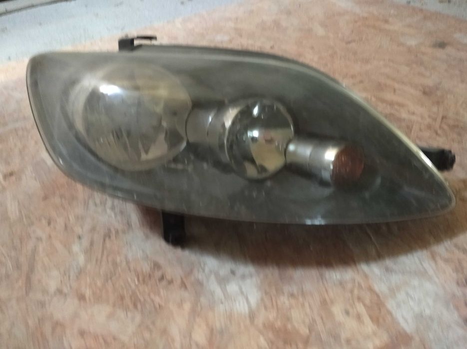 Lampa przednia prawa Volkswagen Golf Plus V