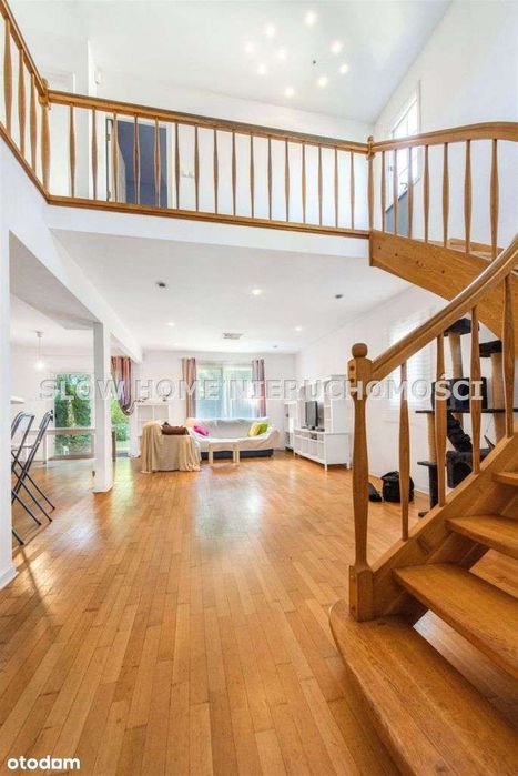 Dom z tajemniczym ogrodem na osiedlu z basenem