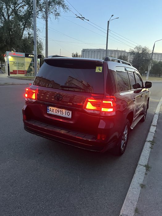 Toyota Land Cruiser 200