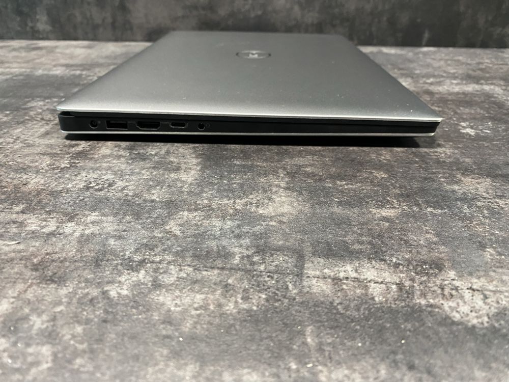 Dell Precision 5520 i7-7820hq  16Gb 256Gb FHD IPS M1200 4Gb