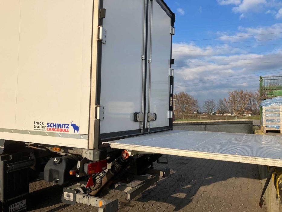 Ciągnik siodłowy SCANIA r450+naczepa Schmitz