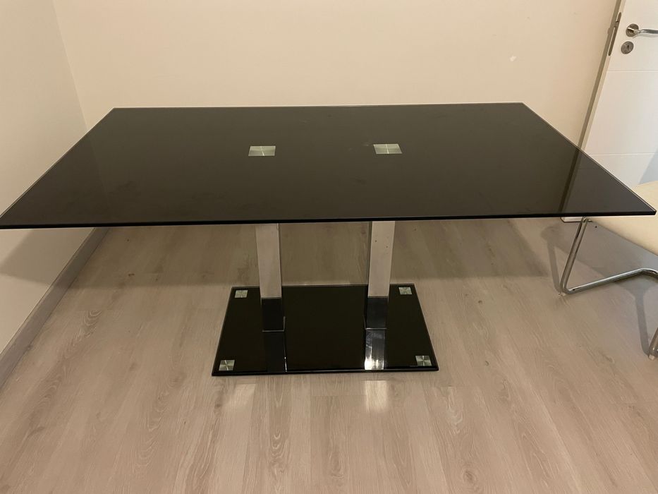 Mesa de vidro em bom estado