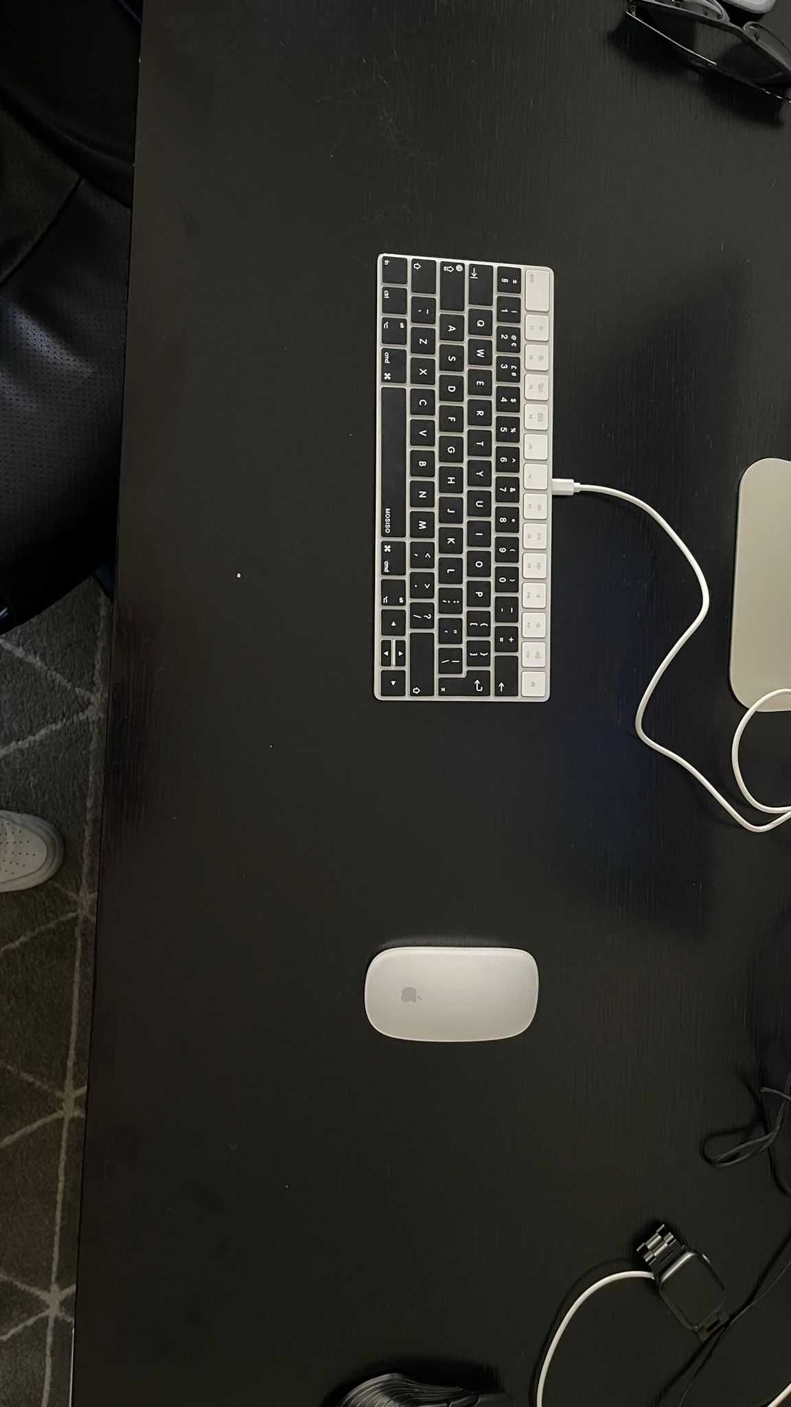 iMac 21" - Late 2015 1TB com teclado Apple + Magic Mouse