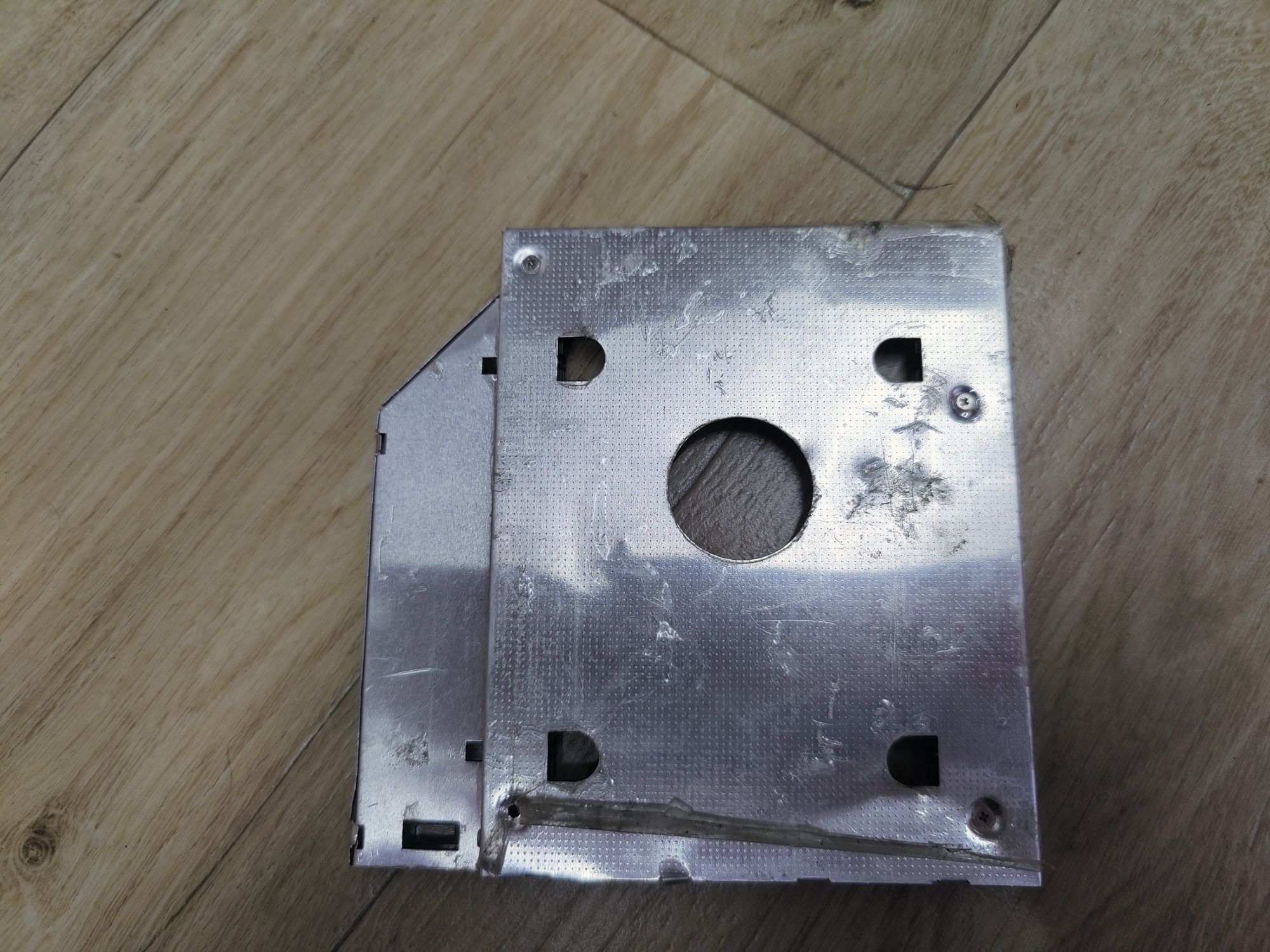 Продам бу карман для HDD SDD