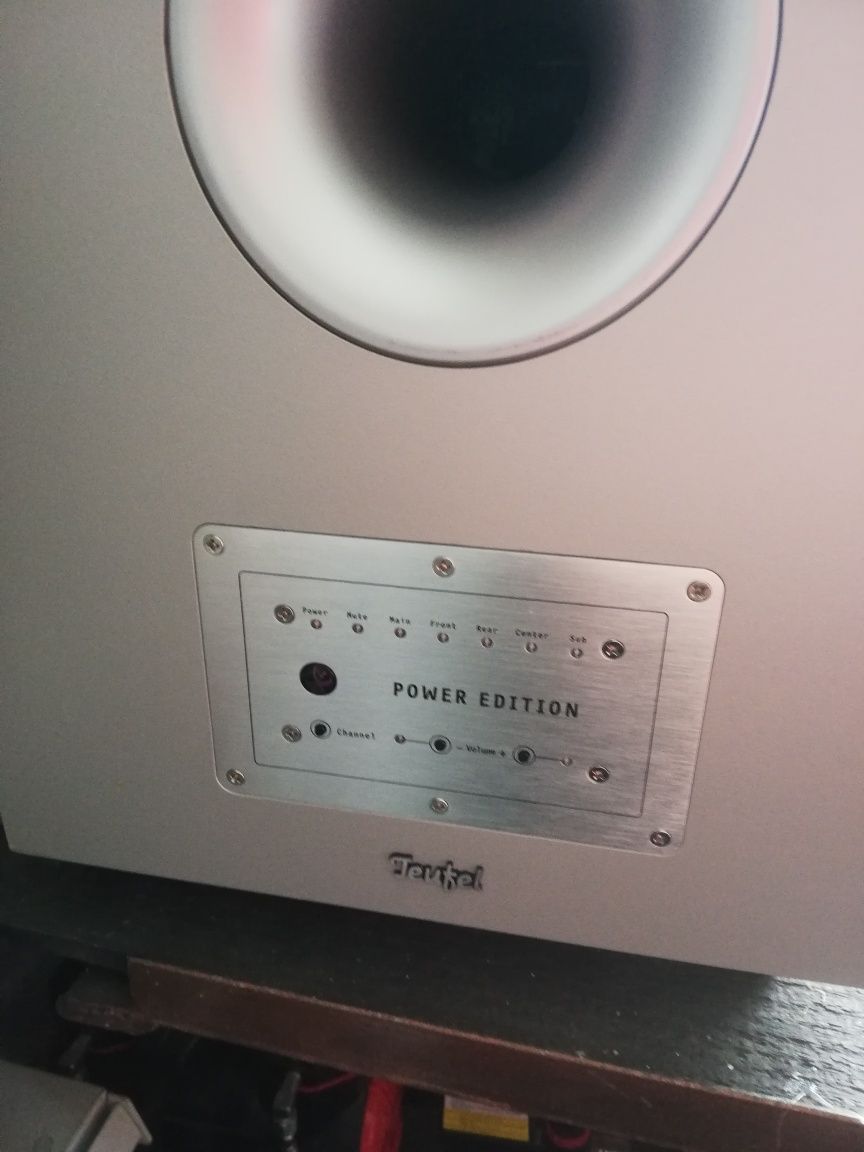 Subwoofer aktywny Teufel 400W