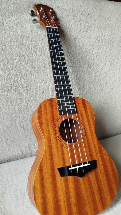 Arrow MH10 ukulele koncertowe z pokrowcem – idealny stan