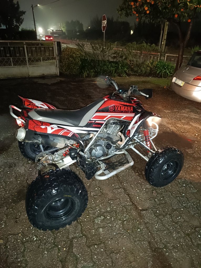 Yamaha raptor 660R