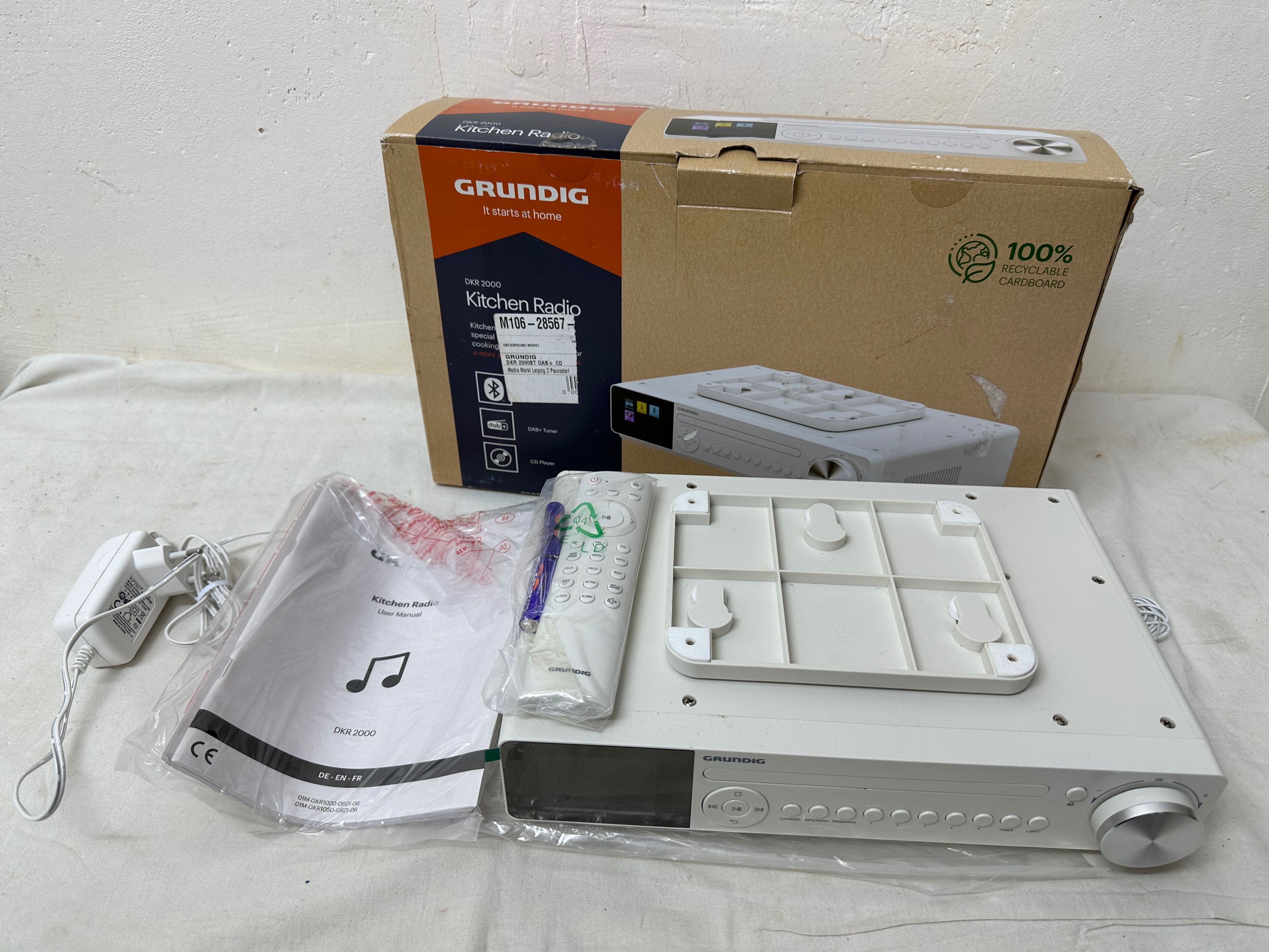 Радіоприймач Grundig DKR 2000 BT, DAB+ CD, FM