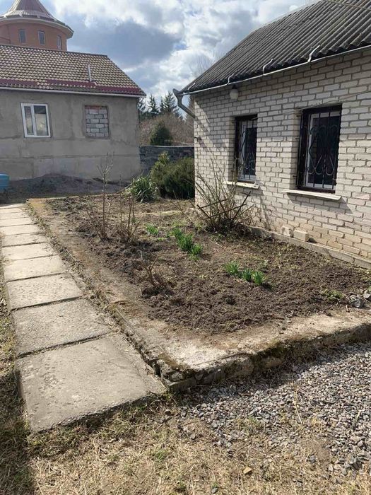 Продаєтся будинок, баня, садок