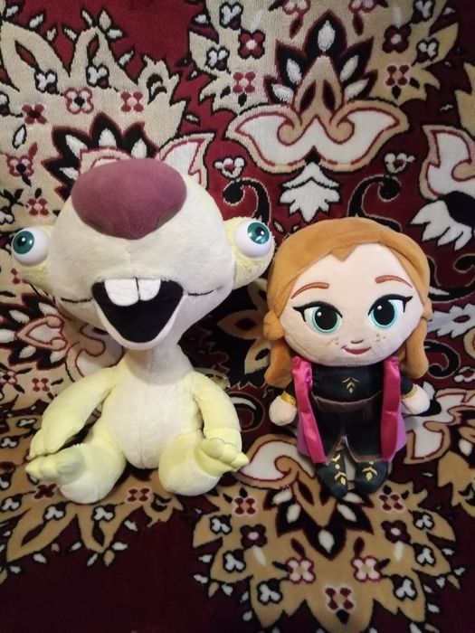 Іграшки-мягкі дитячі герої з мультфільмів.