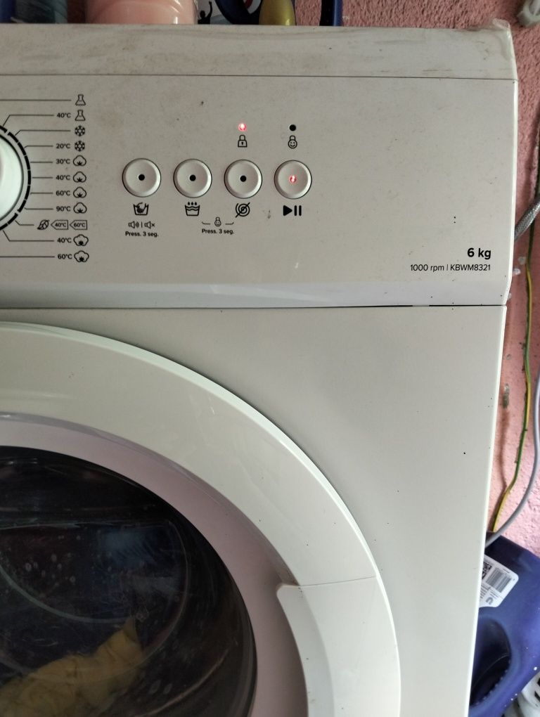 Vende-se máquina lavar roupa