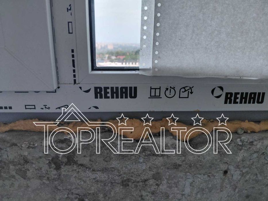 Продам 2-х комнатную квартиру в посёлке Жуковского дом 9.