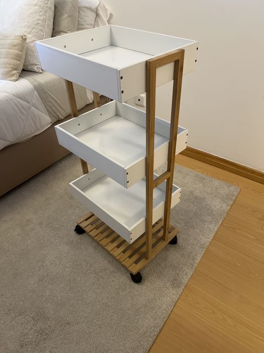 Movel de apoio 4 prateleiras