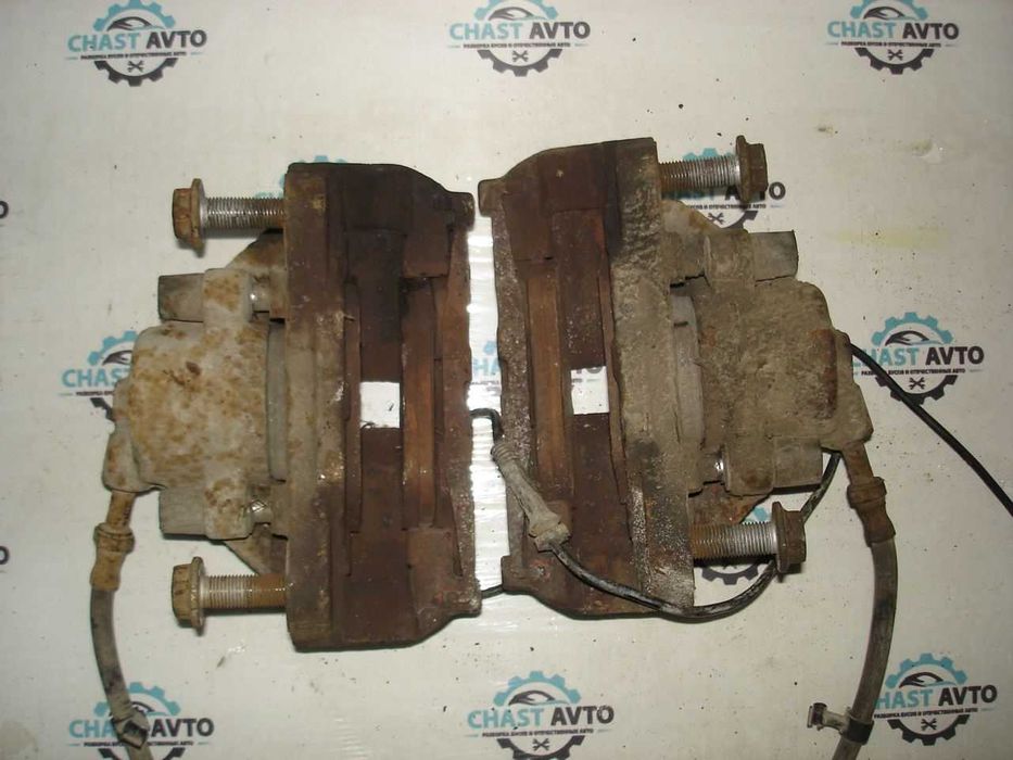 Суппорт со скобой передний Спринтер/ЛТ 35/Вито 638