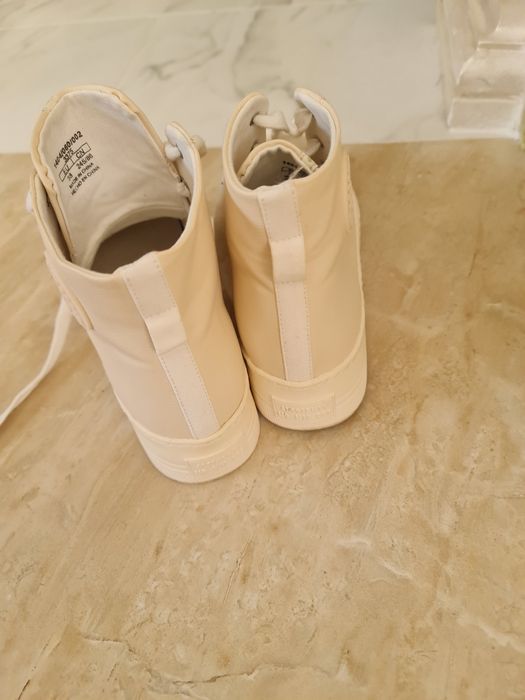 Круті кеди жіночі шкіра у відміному стані.