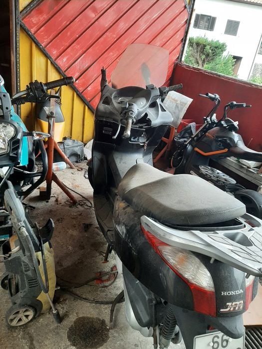 Honda s wing 125 para peças..com decomentos