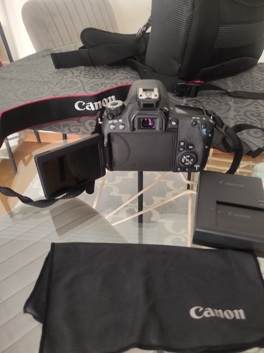 Equipamento fotográfico Canon 77D