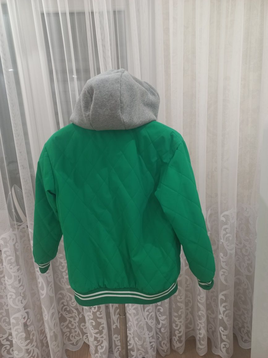 Продам куртку-бомбер