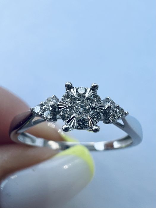 Золотое кольцо с бриллиантами белое золото 585 проба