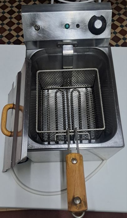 Fritadeira eléctrica profiasional AUREA