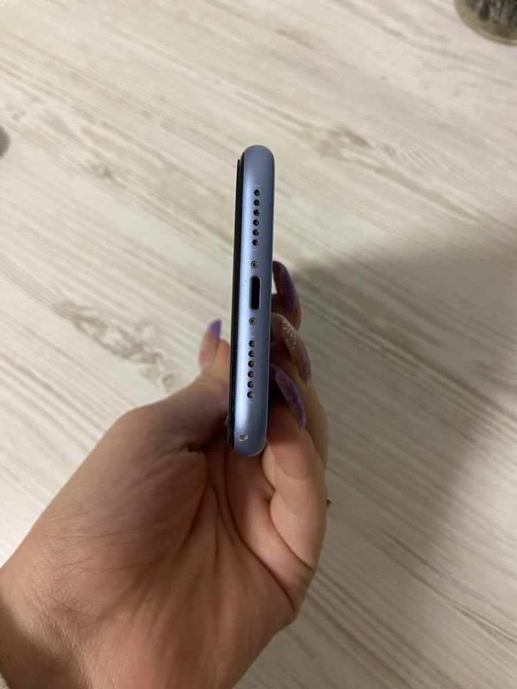 Iphone XR/64гб голубой