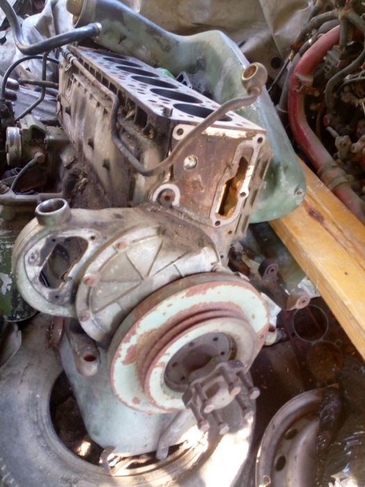 двигун Mercedes OM366 6.0 по запчастинах ГБЦ ТНВД корпус картер