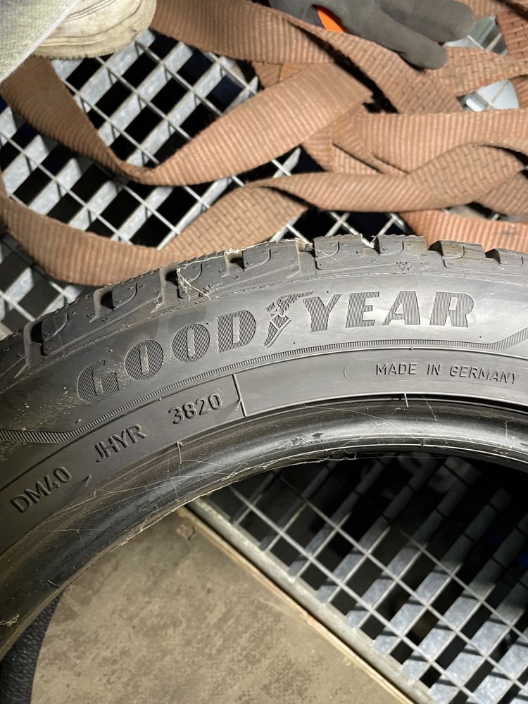 Good Year 225/50 R17