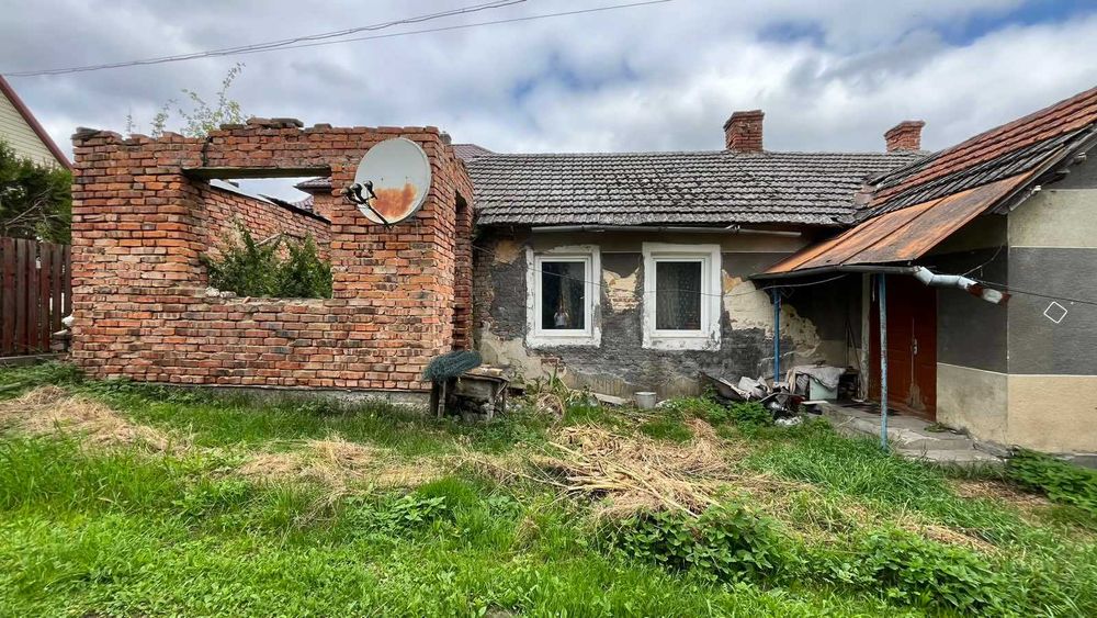 Продаж окремо стоячого будинку в місті Бібрка, без ремонту