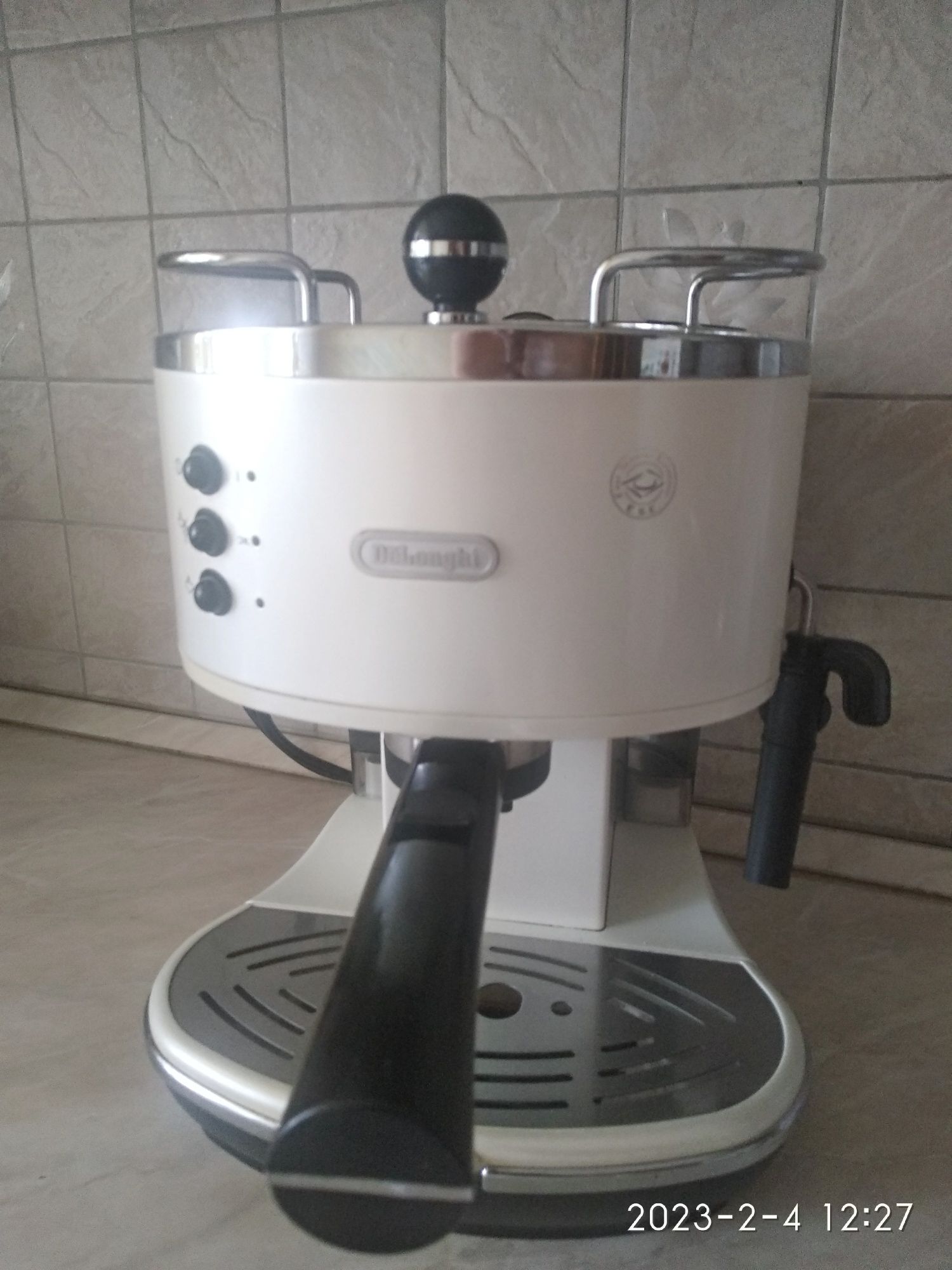 Кофеварка Delonghi ECO310. W