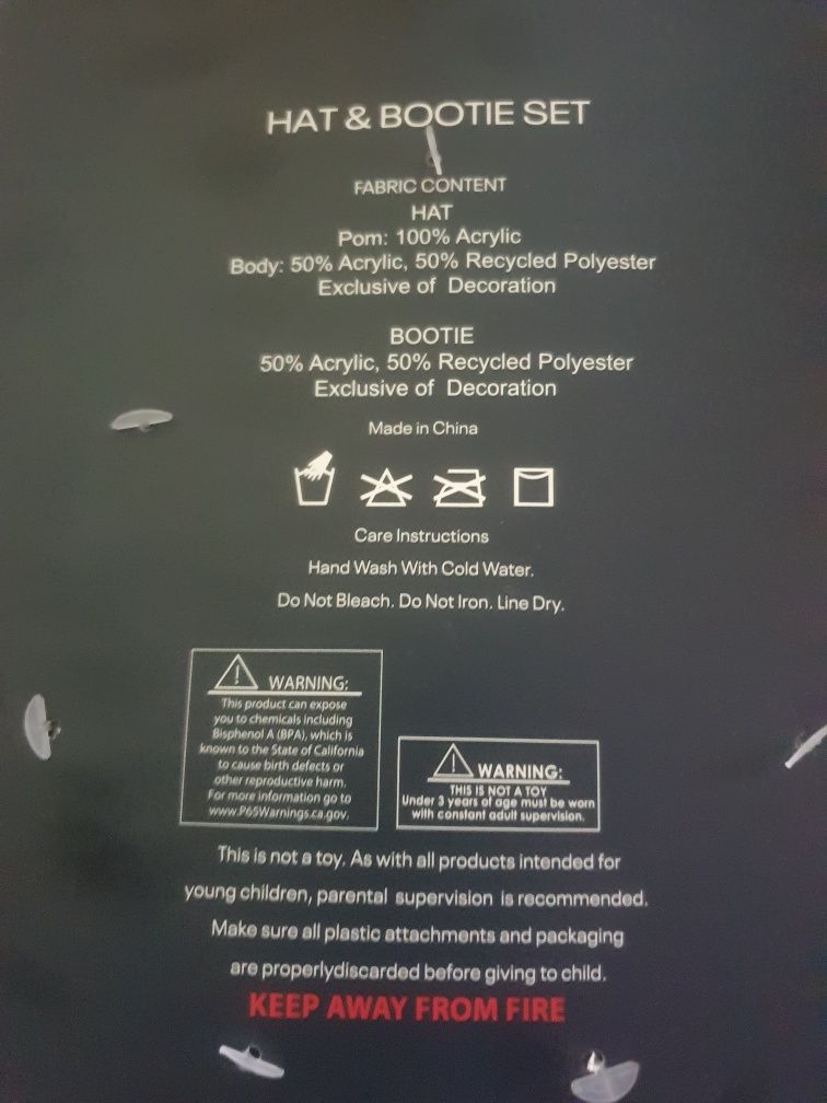 Komplet czapka i buty Rebook dla dzieci 0-6 miesięcy