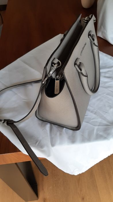 Mala Michael Kors Cinzenta em pele Safiano  modelo Selma médio