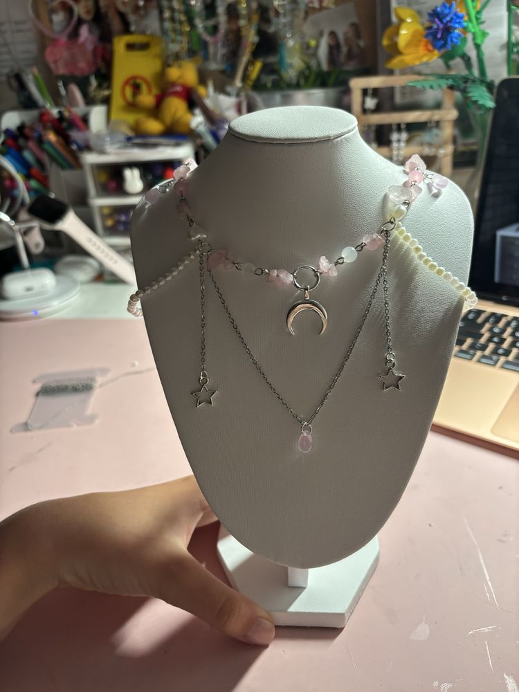 Naszyjnik z obroconym ksiezycem handmade