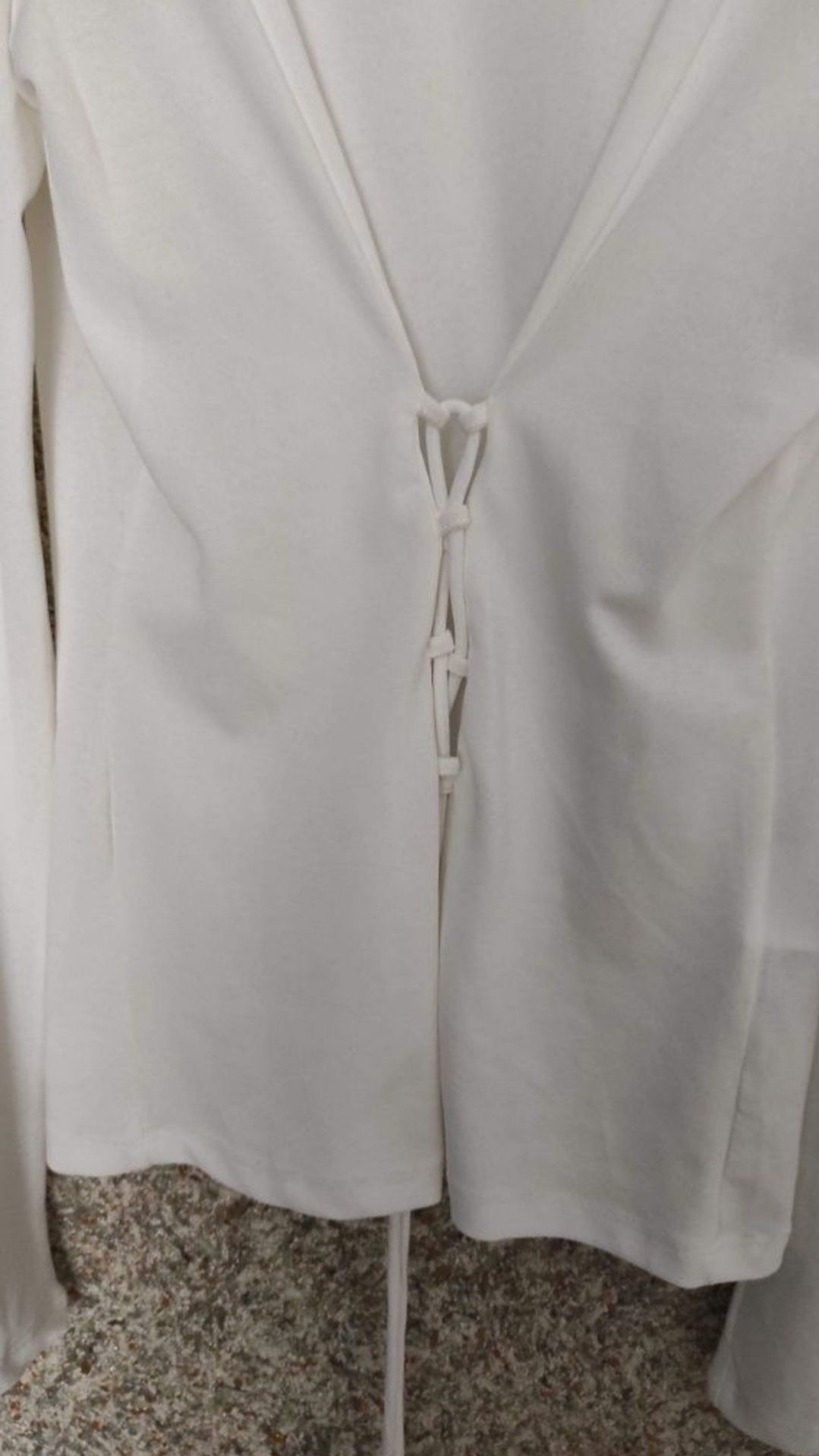 Nowa z metką wyjściowa bluzeczka Gina Tricot wiązana z przodu