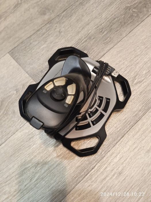 Продам ігровий джойстик .