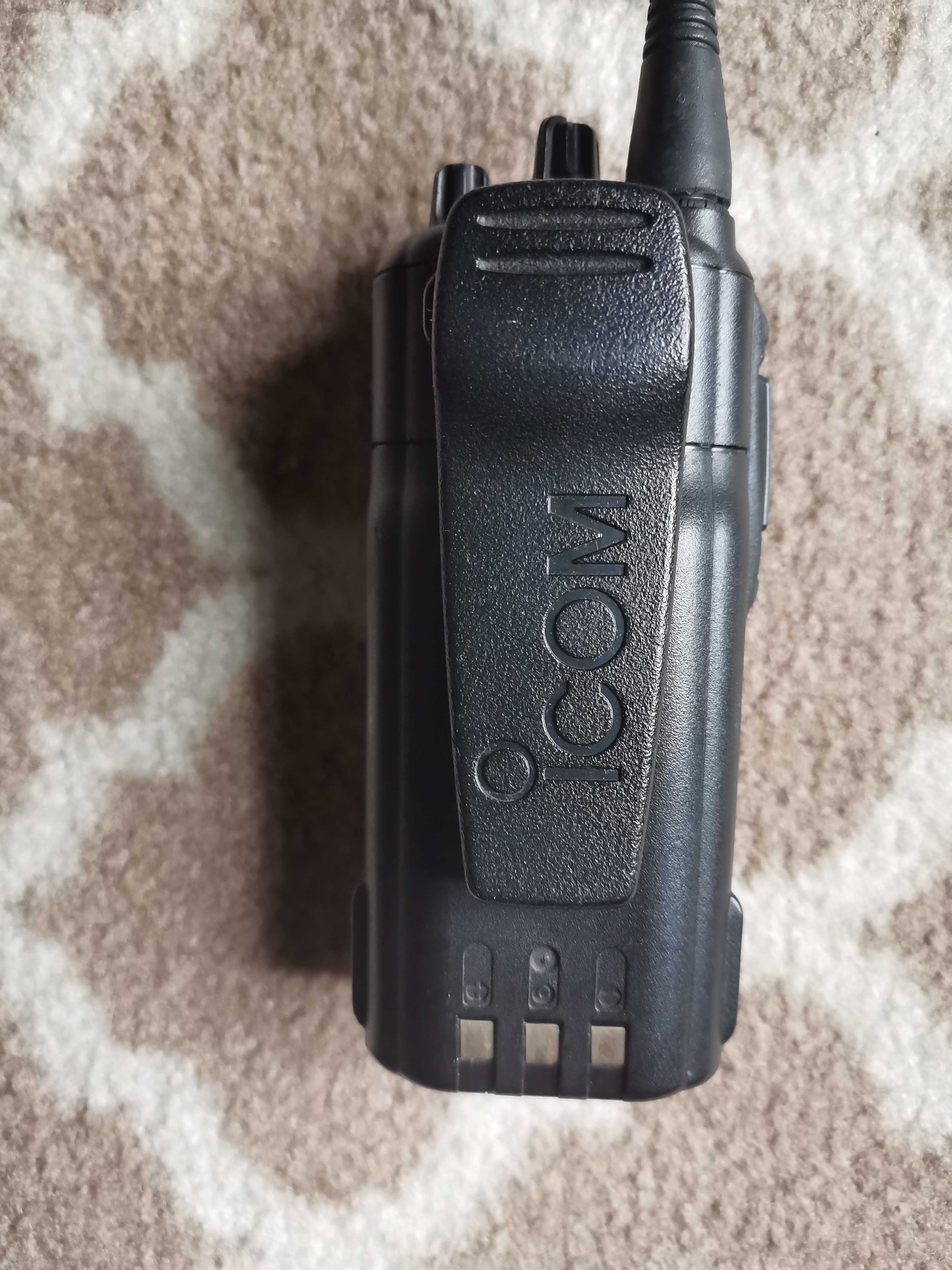 Radiotelefon ICOM IC F15