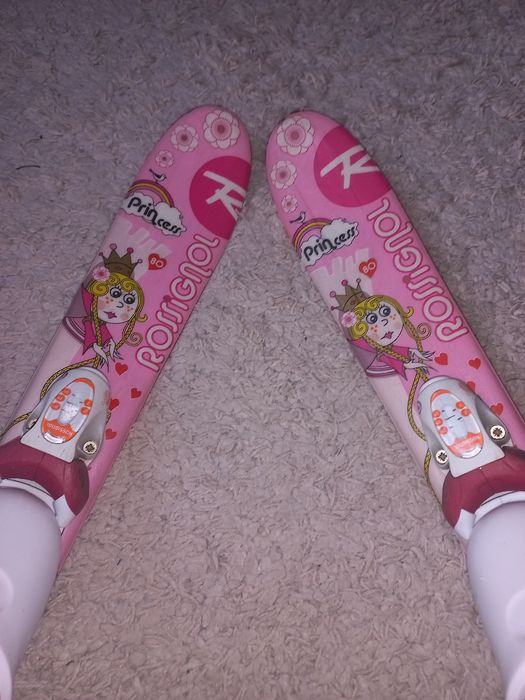 Горные лыжи для маленькой принцессы