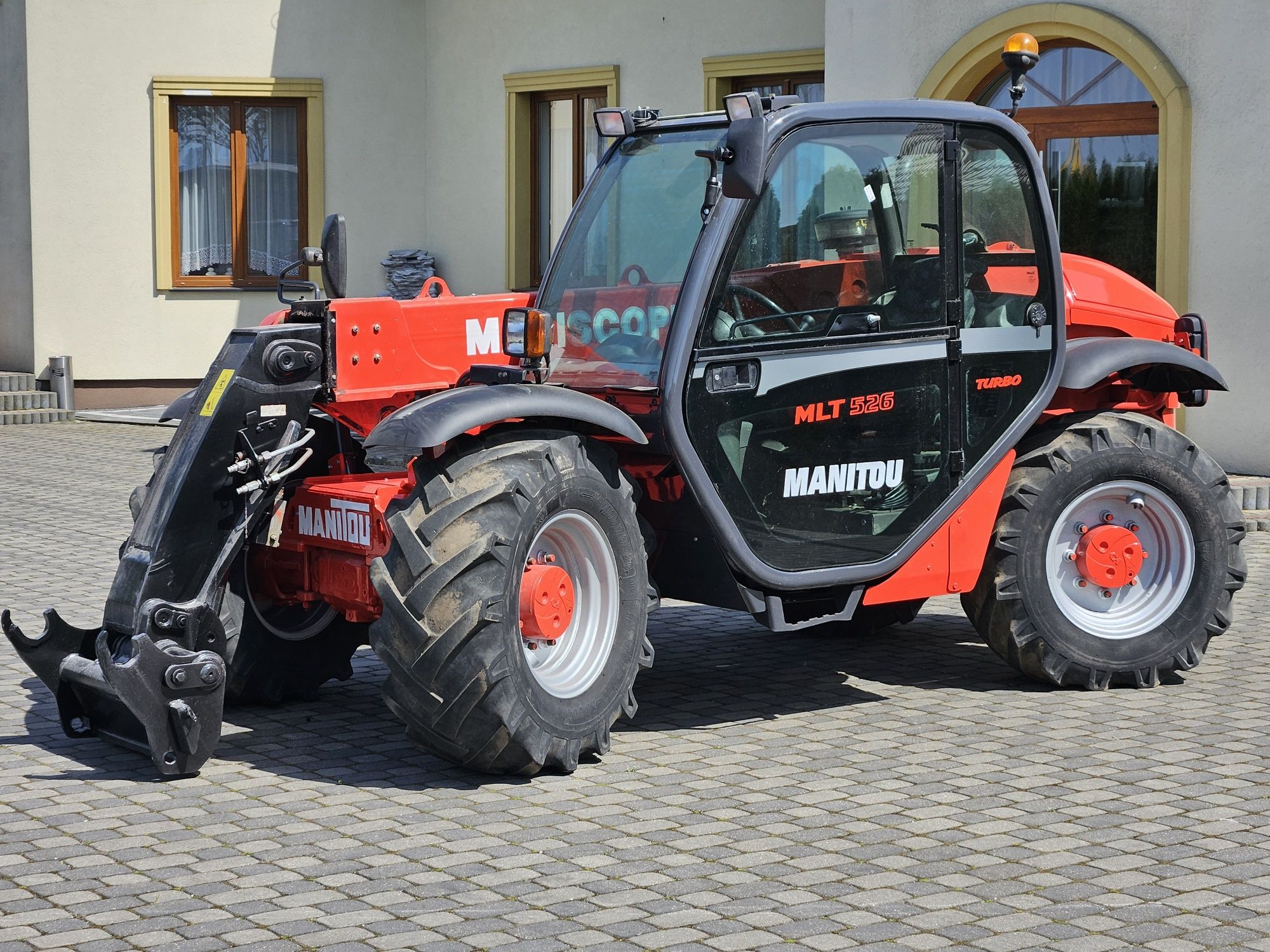 Ładowarka teleskopowa MANITOU MLT526 PERFEKCYJNY STAN jcb 626 ..527.52