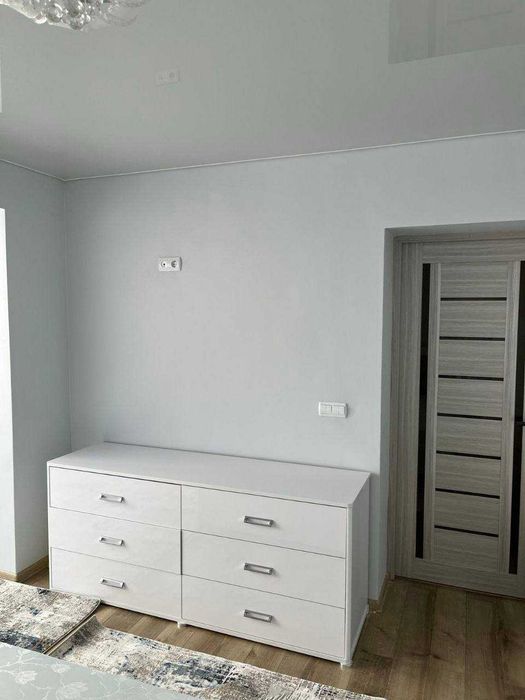 3-кімнатна з ЄВРЕМОНТОМ та ТЕХНІКОЮ!