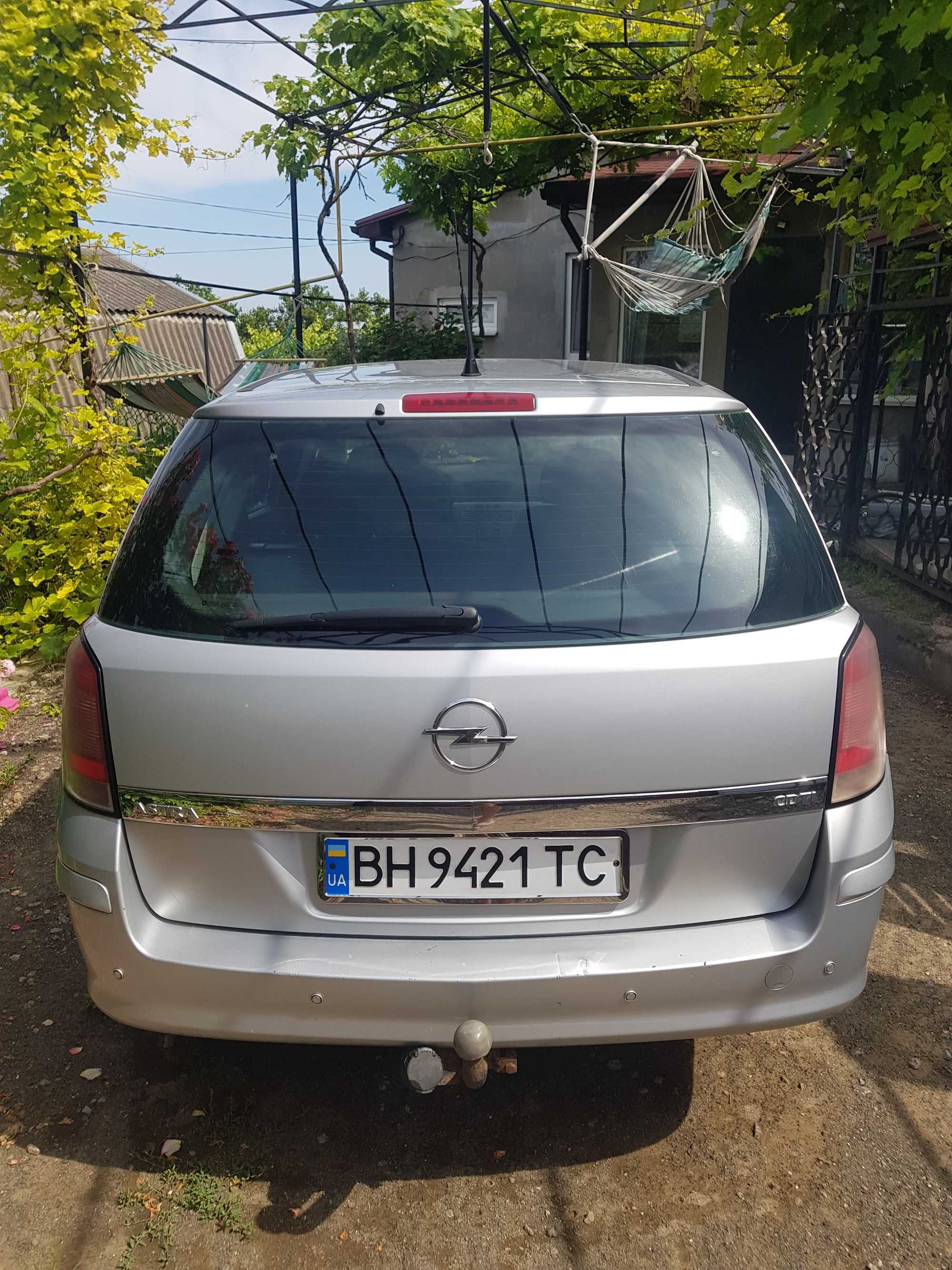 Opel Astra 2010 г. Caravan 1.3 CDTI