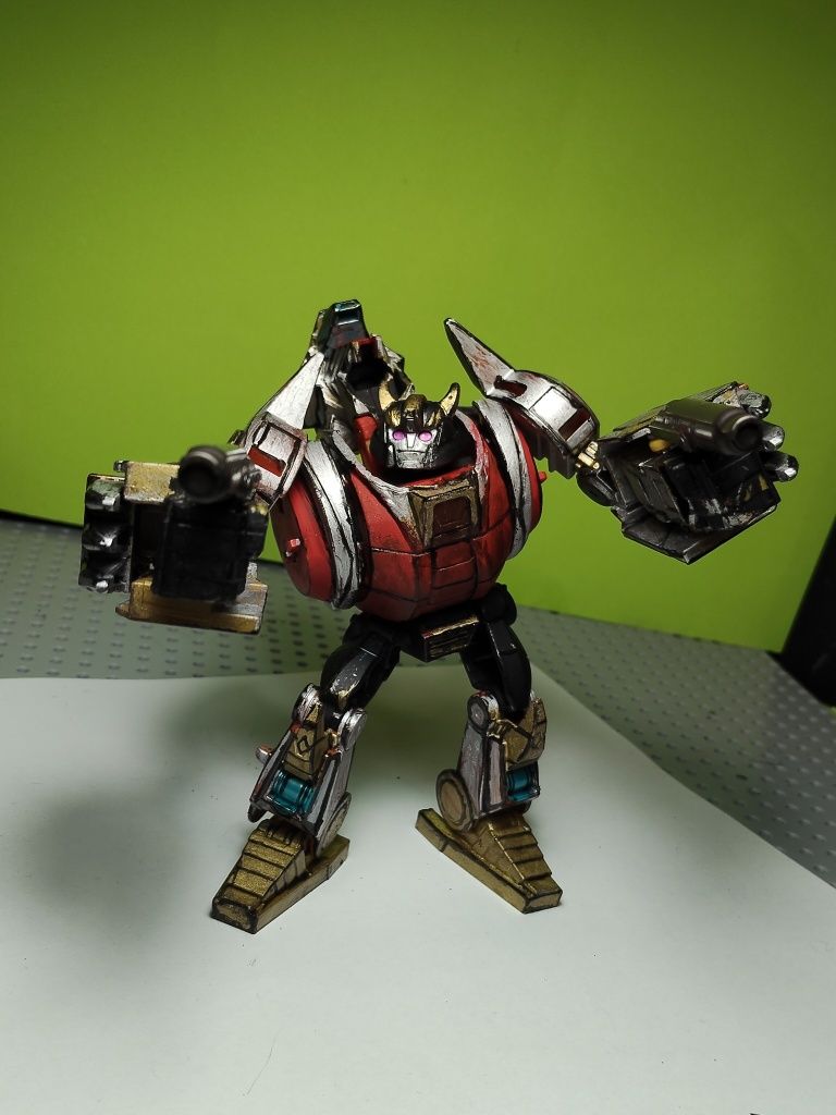Transformers earthspark deluxe class jawbreaker CUSTOM- G1 comic style