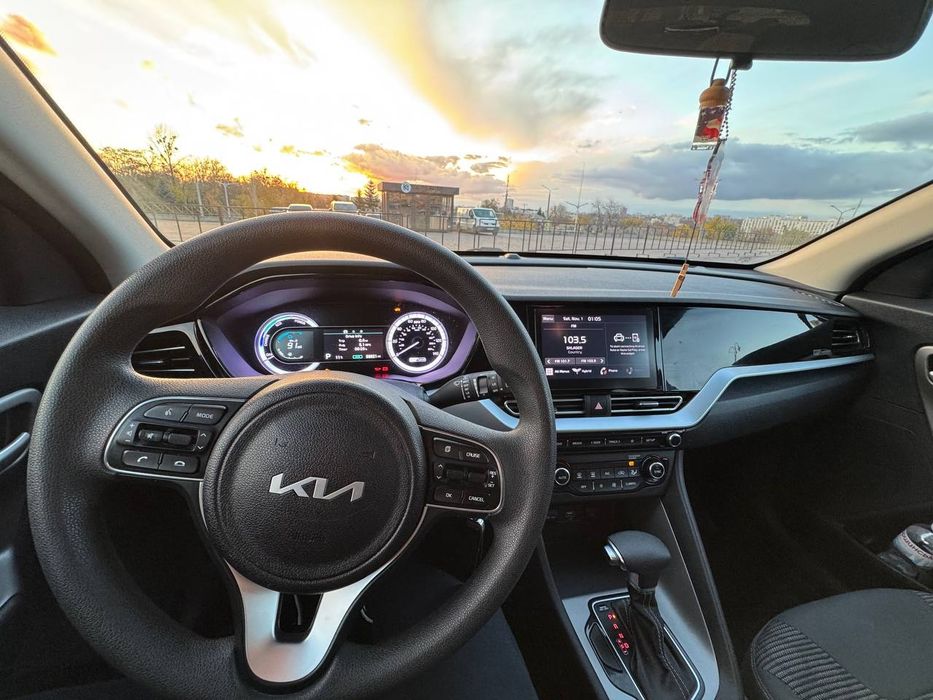 Продам KIA NIRO в гарному стані