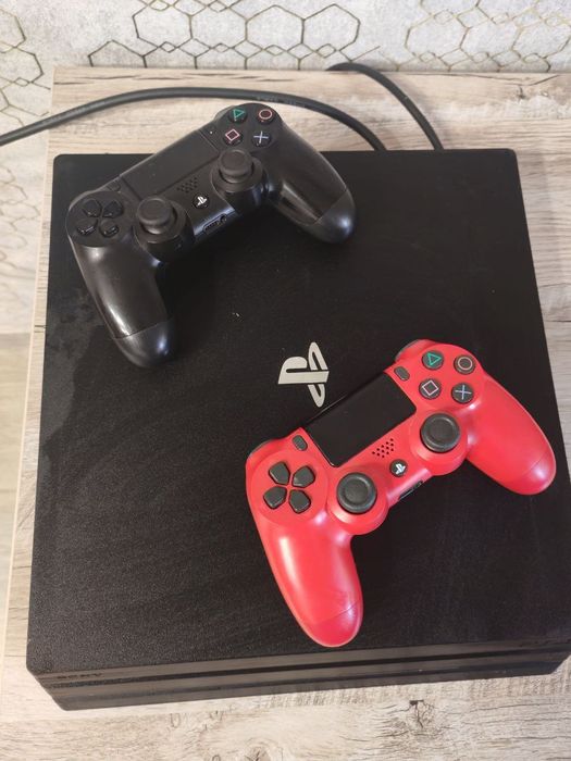 Sony PlayStation 4 pro Ps4 pro 1Tb Соні прейстейшн, два геймпад та дис