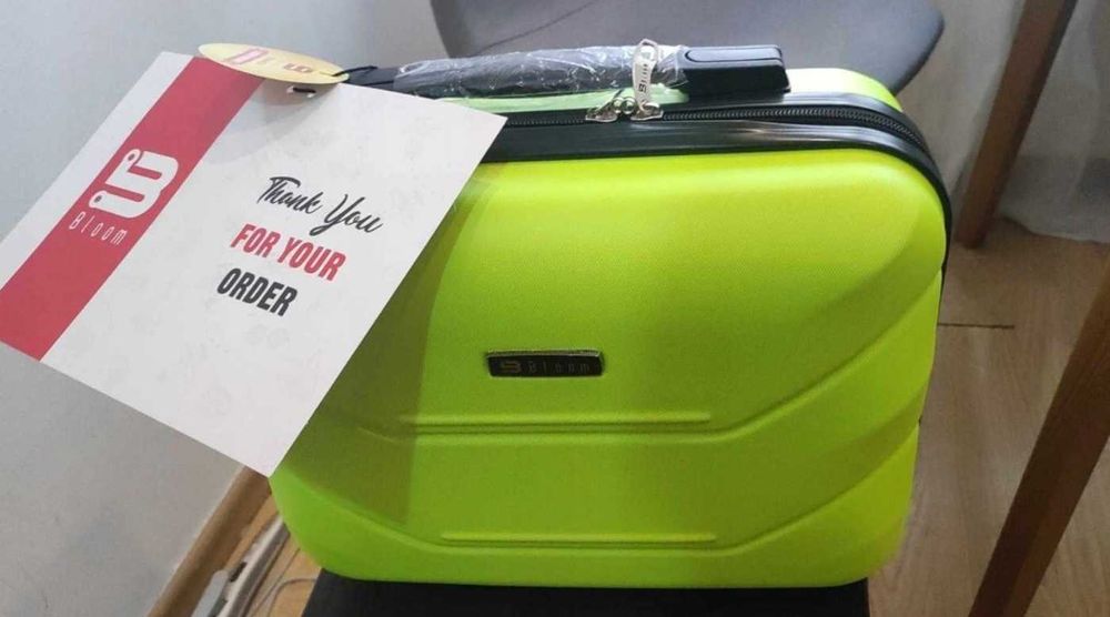 Walizka kufer podróżna kosmetyczka wyjazd nowa